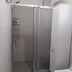 Istanbulda Merkezi Pitoresk Konum Muestakil Yeni Ev בית נופש