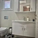 בית נופש Istanbulda Merkezi Pitoresk Konum Muestakil Yeni Ev