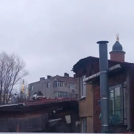 Istanbulda Merkezi Pitoresk Konum Muestakil Yeni Ev *