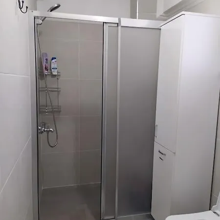 Istanbulda Merkezi Pitoresk Konum Muestakil Yeni Ev בית נופש