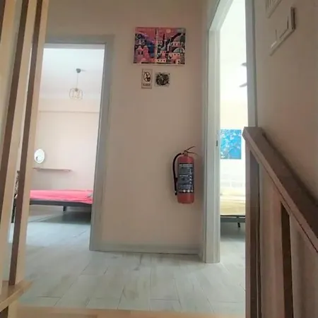 Istanbulda Merkezi Pitoresk Konum Muestakil Yeni Ev *